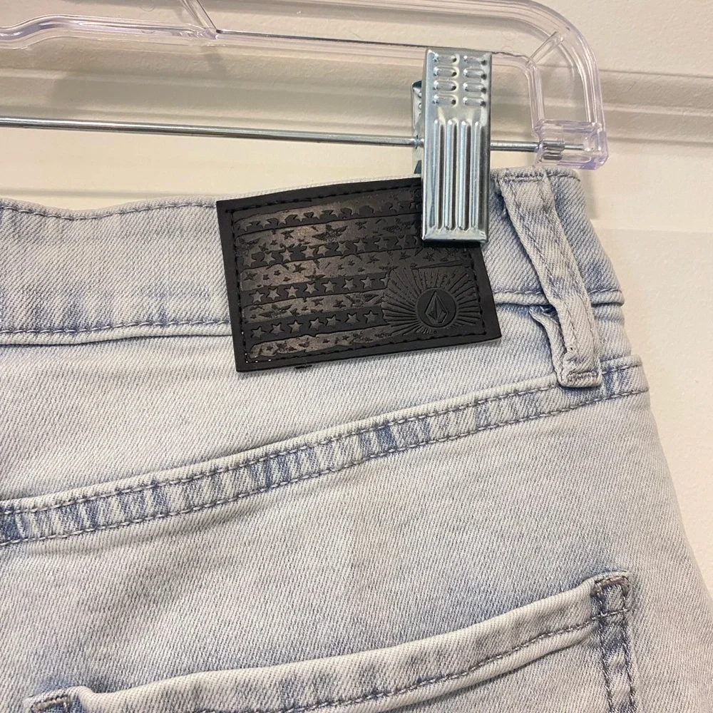 Volcom Light Wash High Rise Jeans - Picture 2 of 4